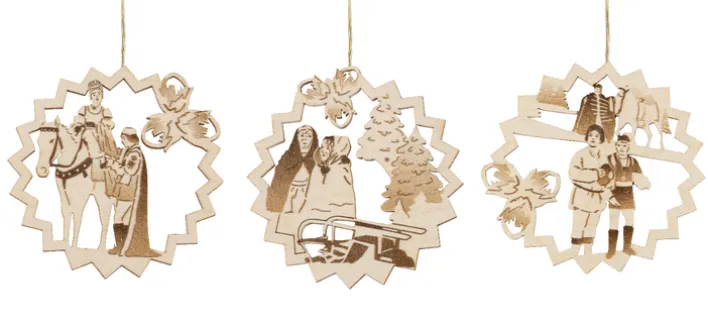 SAICO Weihnachtsbaumschmuck 3tlg. Set DREI HASELNÜSSE FÜR ASCHENBRÖDEL 8,5x8x0,3 cm